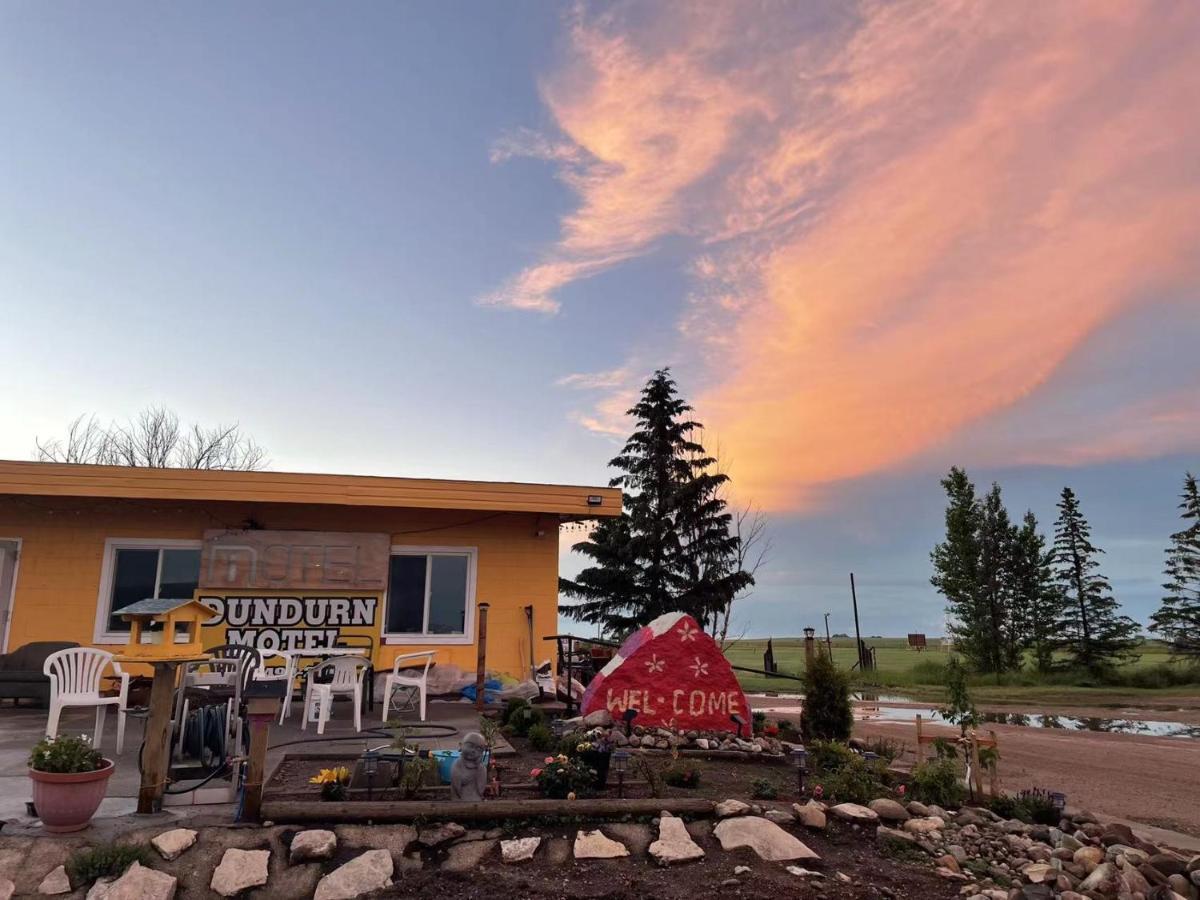 Dundurn Motel Exterior foto